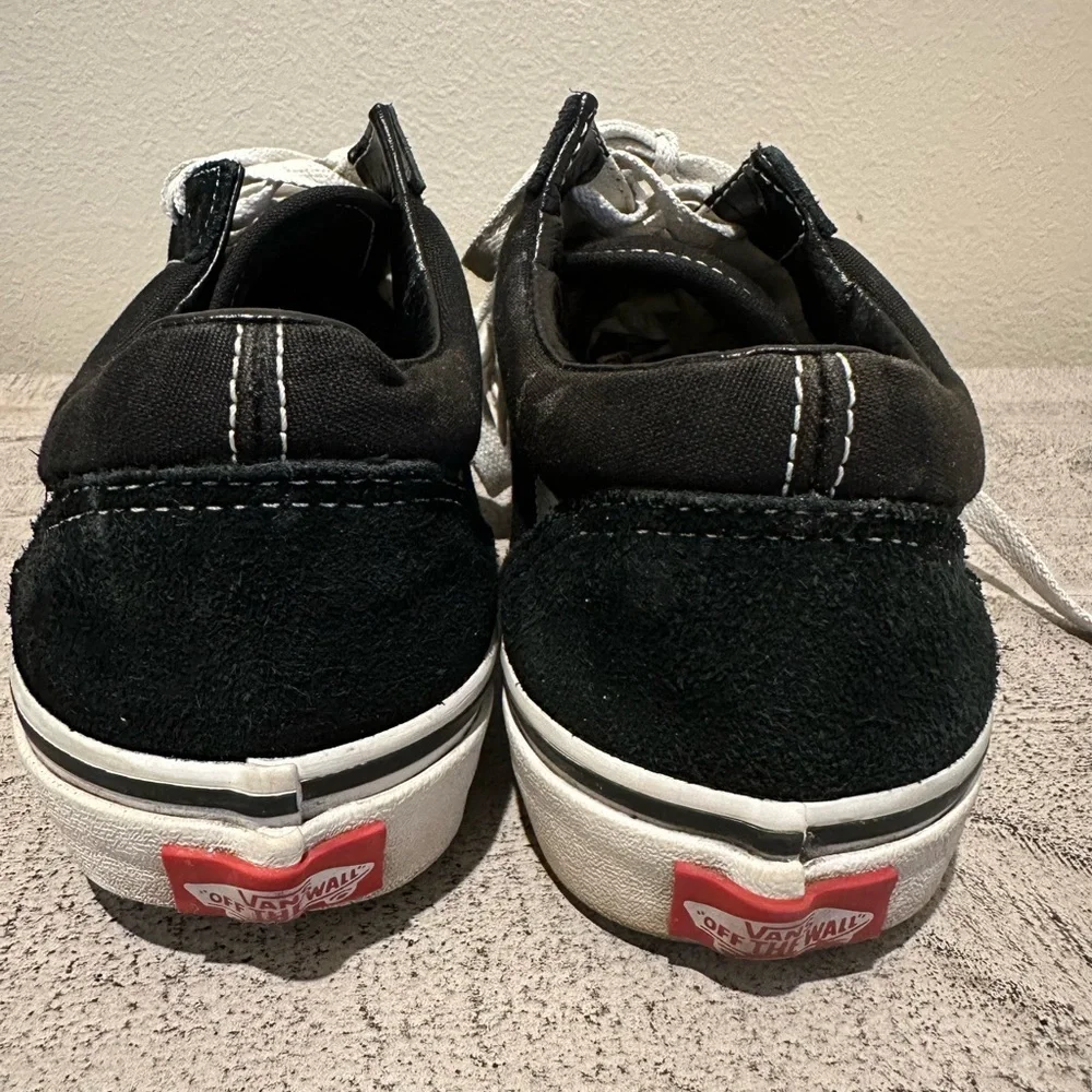Vans Men's Old Skool Black and White Unisex Sneakers